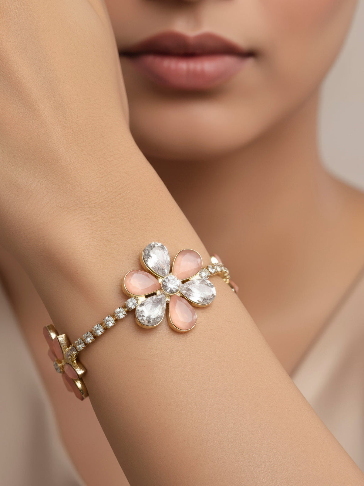 zewellsharbour Bracelet Anti-Tarnish Floral Rhinestone Chain (Adjustable Size)