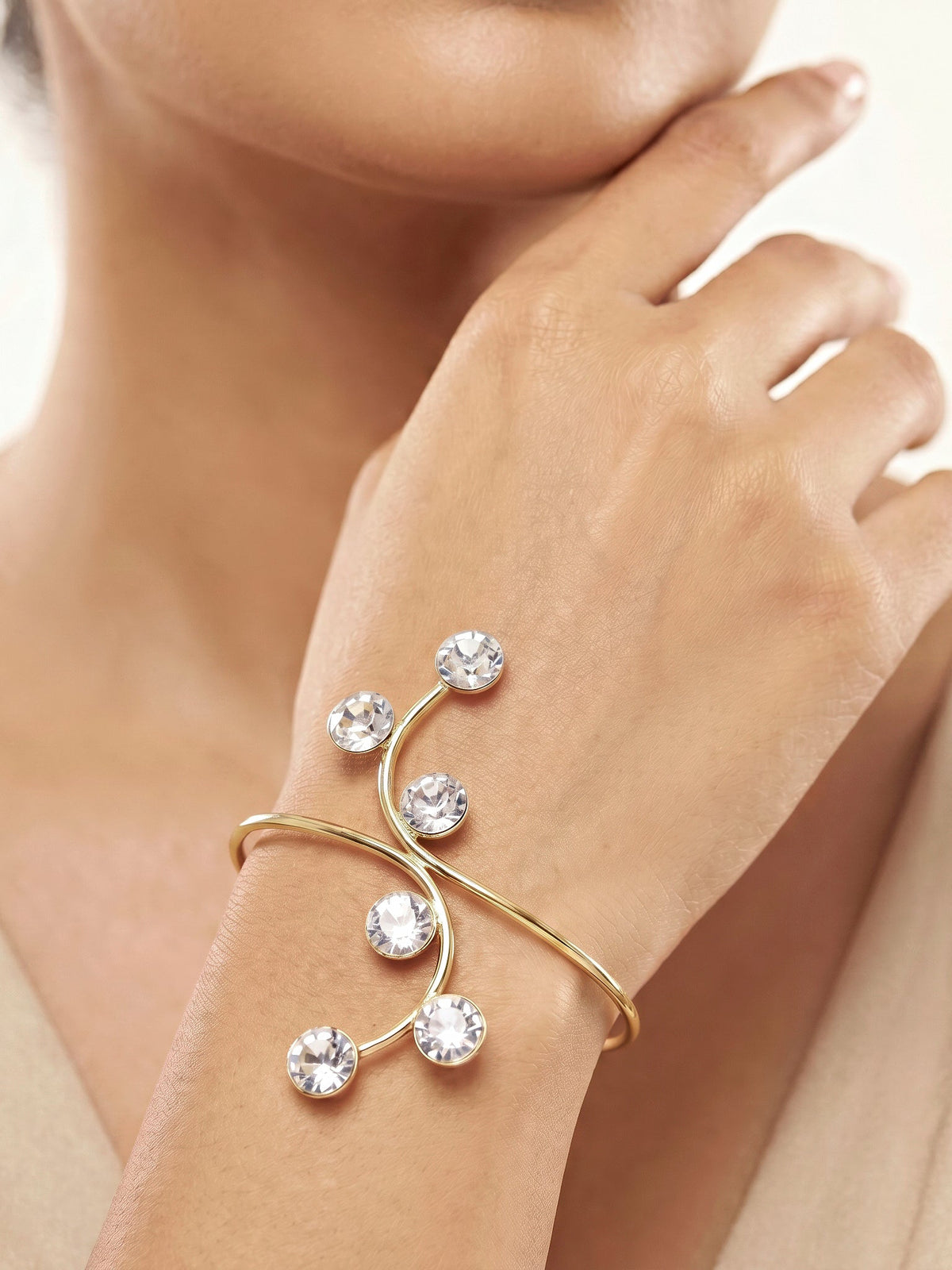 zewellsharbour Bracelet Anti-Tarnish Wavy Openable Crystal (Adjustable Size)