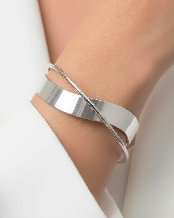 zewellsharbour Bracelet Anti-Tarnish Metallic Silver Bangle (Adjustable Size)